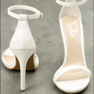Lulus White heels size 7.5